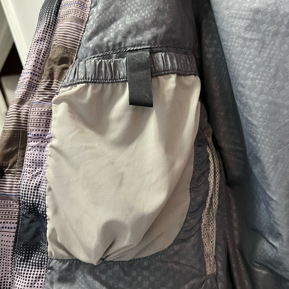 Vans Women’s Femme Coat for Snowboarding/Skiing/Staying warm - Picture 10 of 13